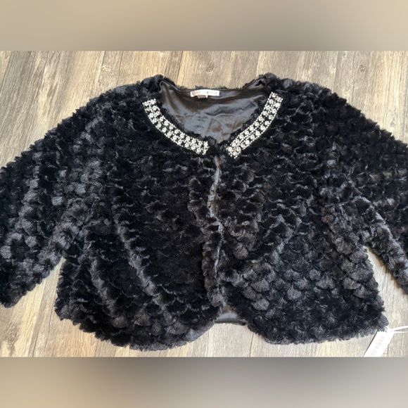 Mari Gabrielle Black Faux Fur Jacket - Picture 4 of 11